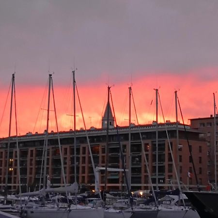 Chez L'Habitant, Propose Grande Chambre Vieux Port Marseille Luaran gambar