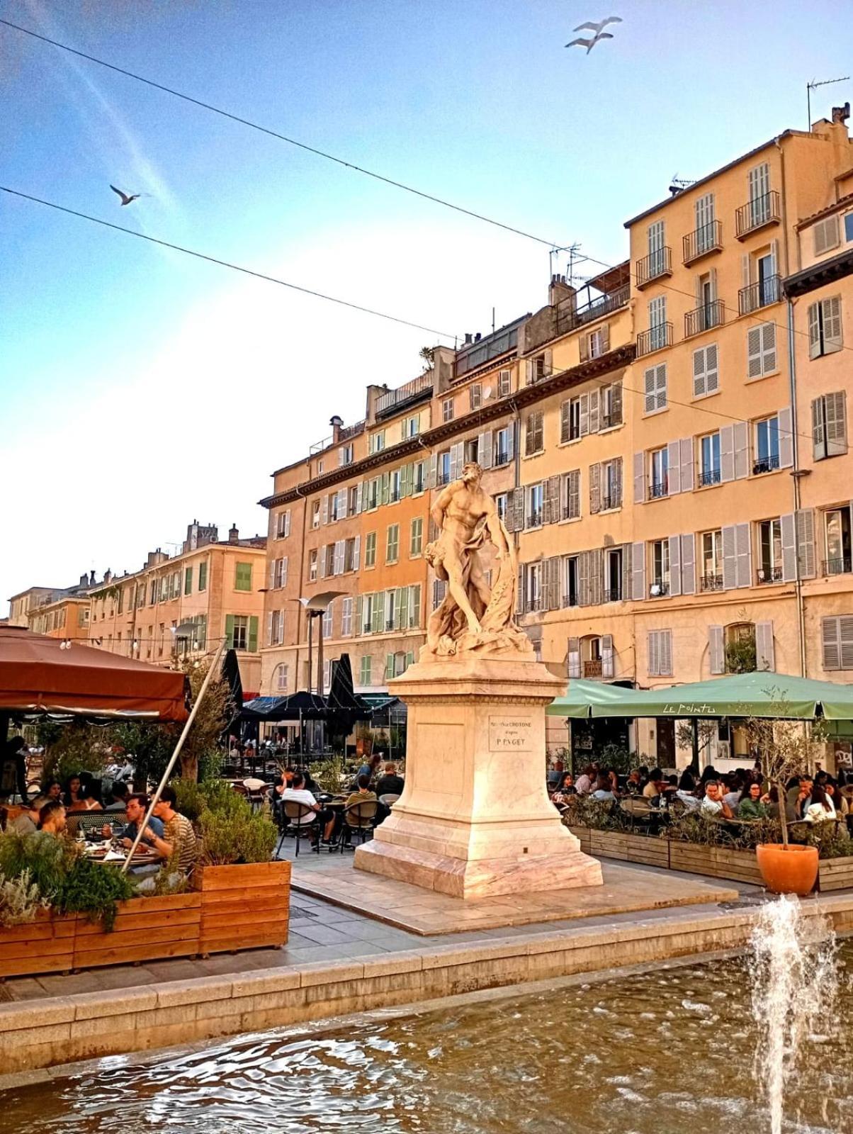 Chez L'Habitant, Propose Grande Chambre Vieux Port Marseille Luaran gambar