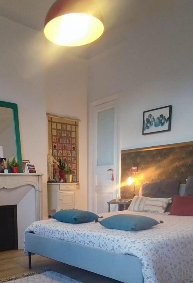 Chez L'Habitant, Propose Grande Chambre Vieux Port Marseille Luaran gambar