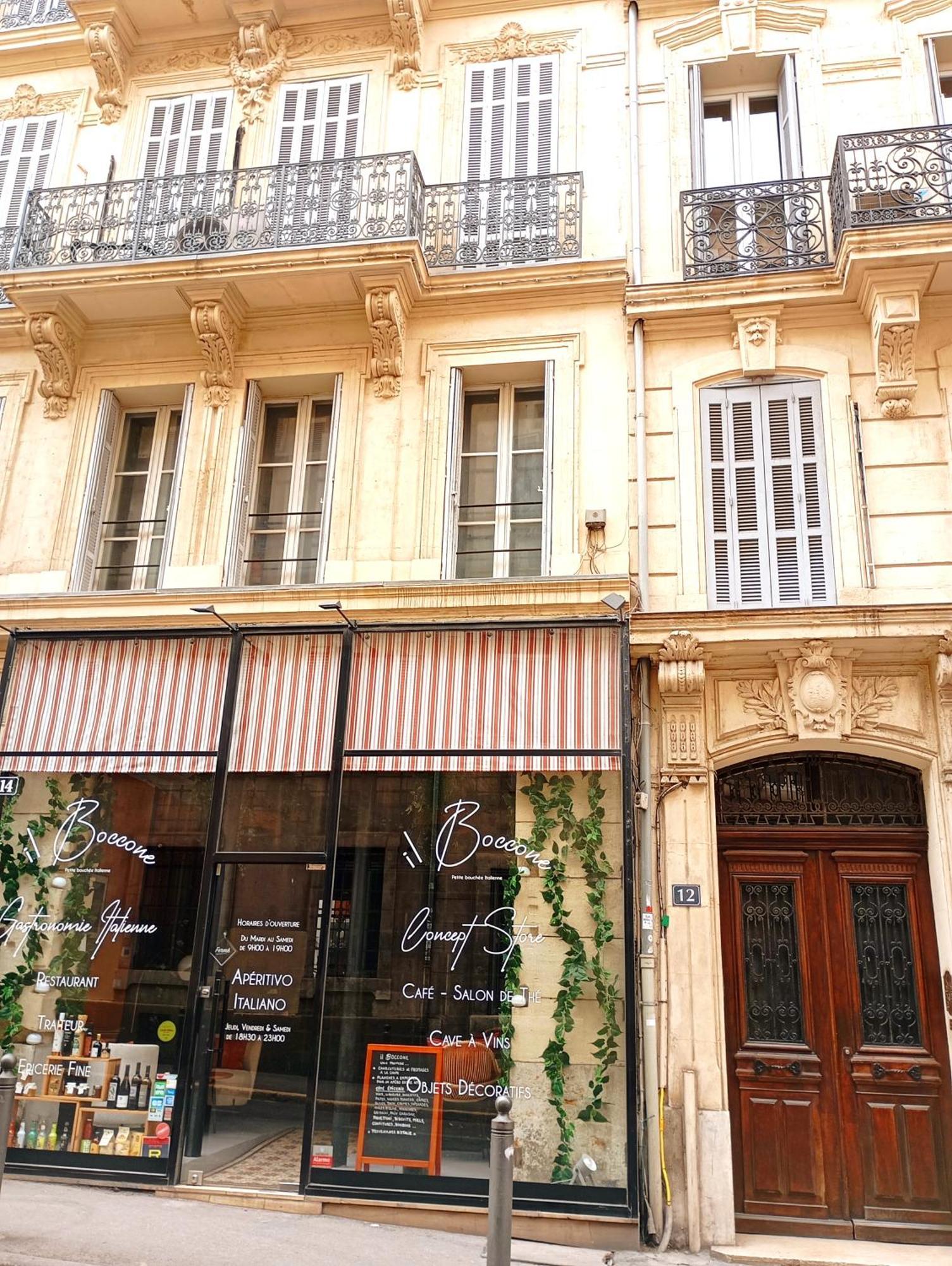 Chez L'Habitant, Propose Grande Chambre Vieux Port Marseille Luaran gambar