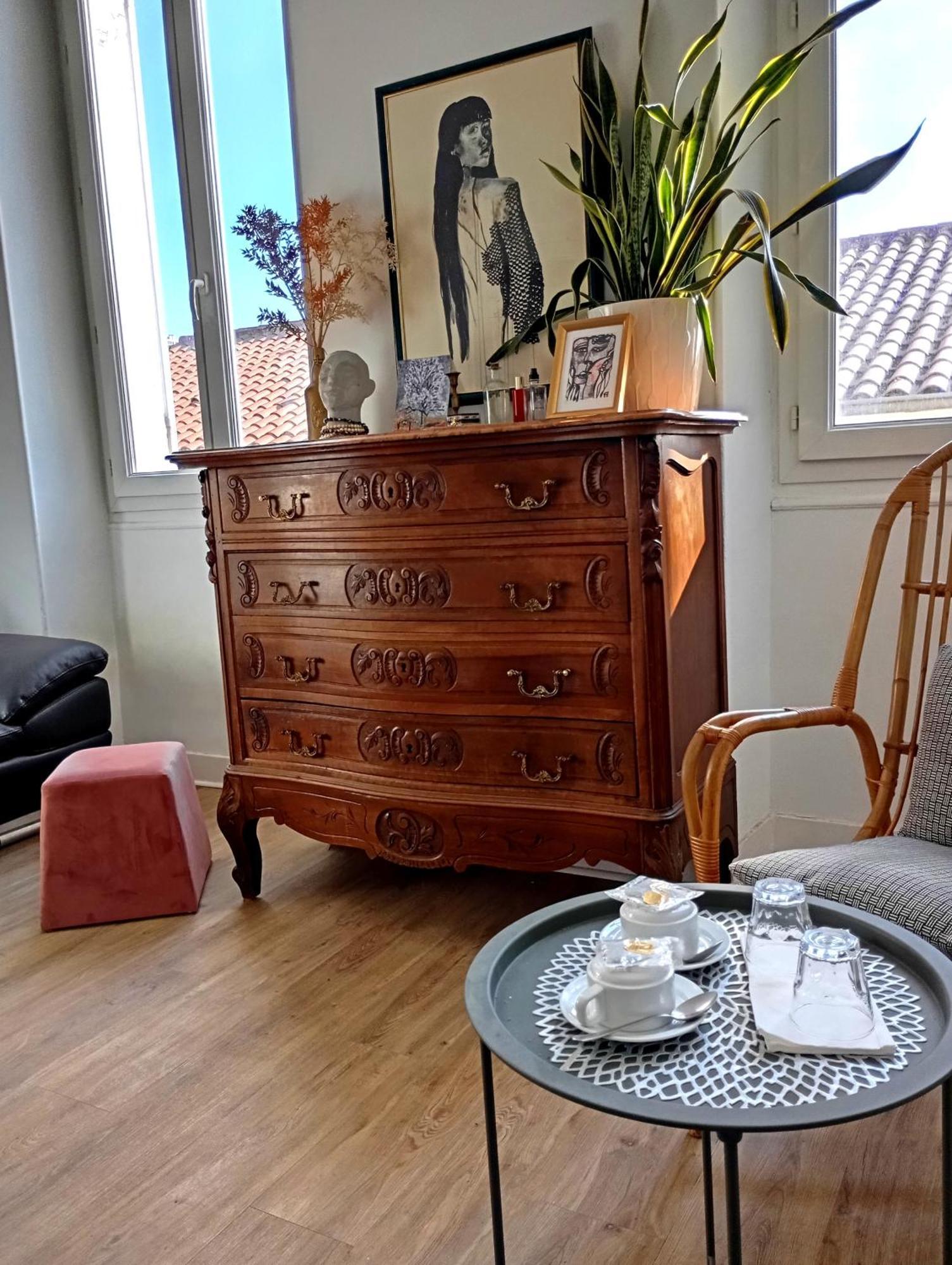 Chez L'Habitant, Propose Grande Chambre Vieux Port Marseille Luaran gambar