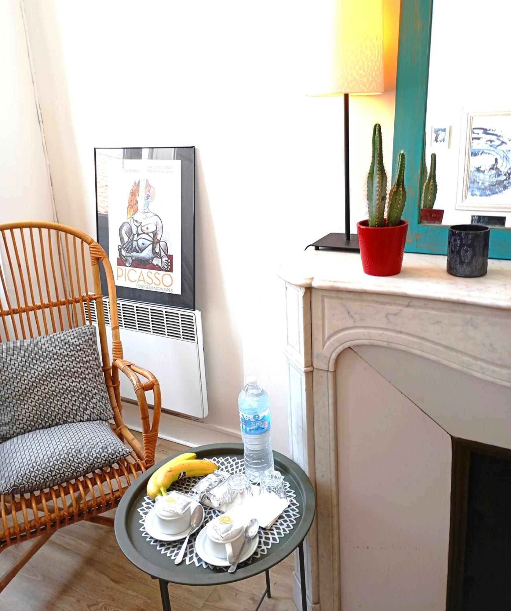 Chez L'Habitant, Propose Grande Chambre Vieux Port Marseille Luaran gambar