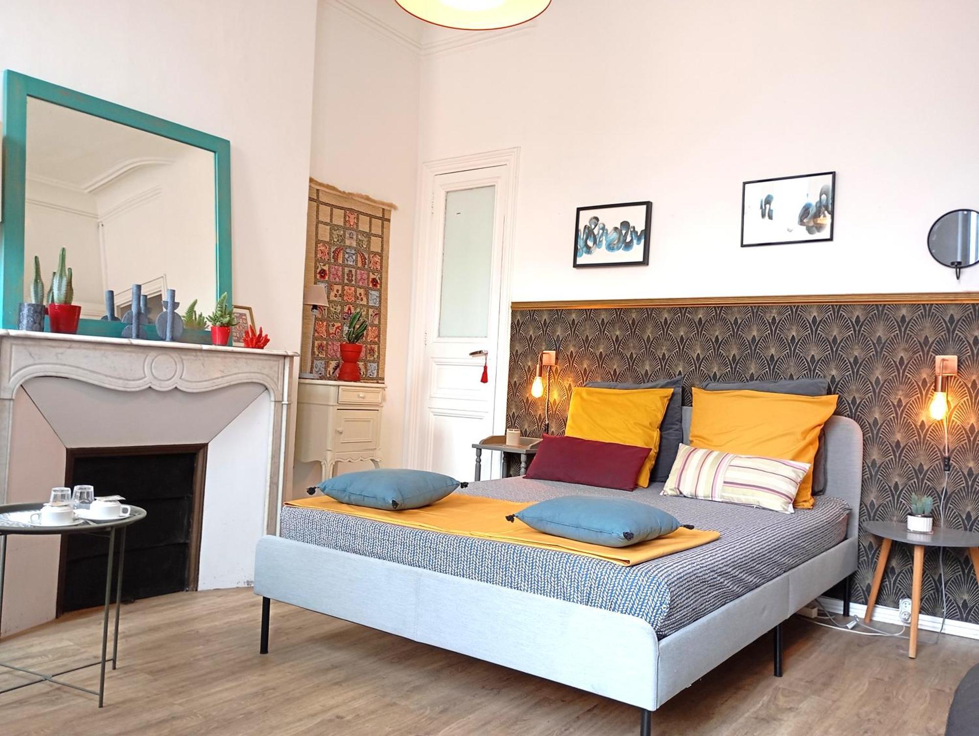 Chez L'Habitant, Propose Grande Chambre Vieux Port Marseille Luaran gambar